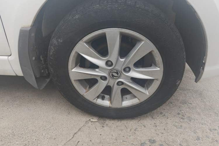 Used Dongfeng Fengon 330 2018 1.5L 330S Comfort Edition China V Standard DK15 Right Front Wheel Hub