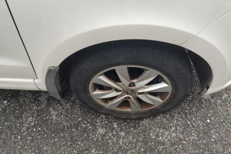 Used Dongfeng Fengon 330  Right Front Wheel Hub