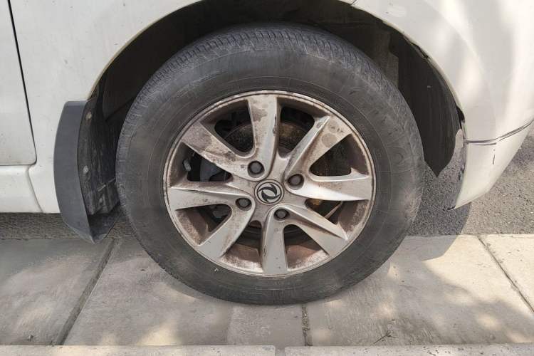 Used Dongfeng Fengon 330 2018 1.5L Manual Practical II DK15 Right Front Wheel Hub