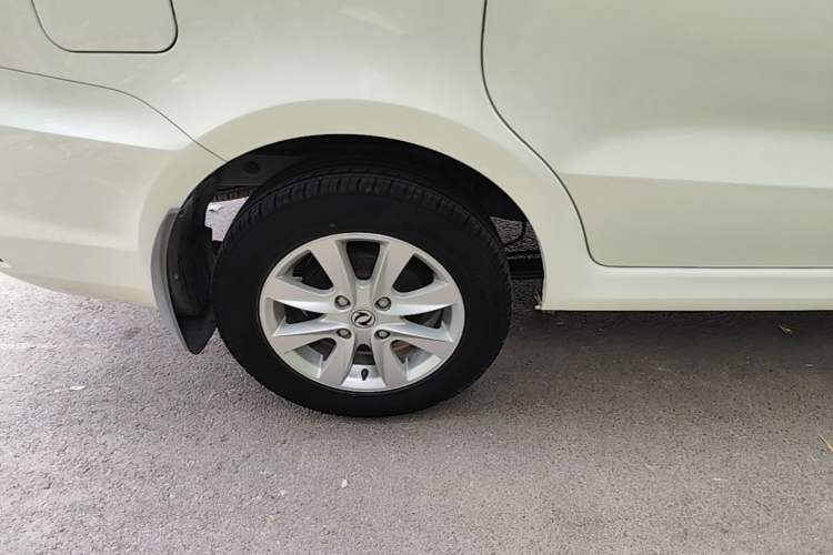 Used Dongfeng Fengon 330 2018 1.5L 330S Facelifted Premium Edition DK15 Right Rear Wheel Hub