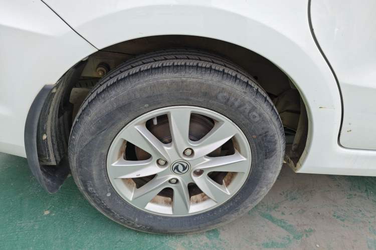 Used Dongfeng Fengon 330 2018 1.5L 330S Facelifted Comfort Version DK15 Right Rear Wheel Hub