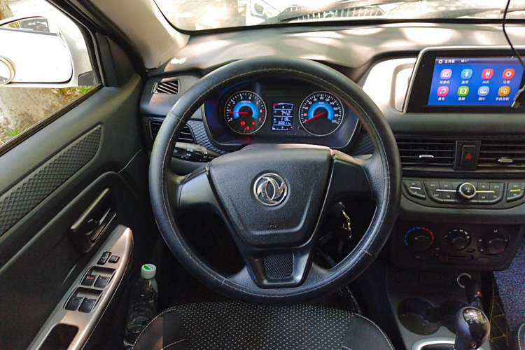 Used Dongfeng Fengon 330 2018 1.5L 330S Premium Edition DK15 Steering Wheel