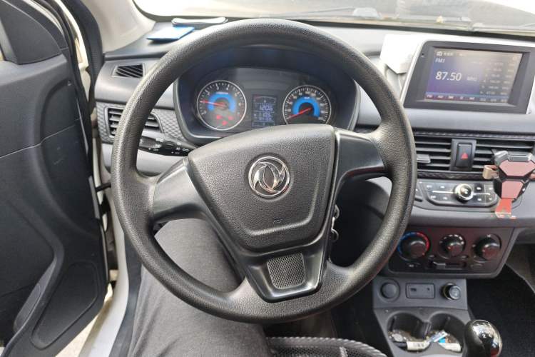 Used Dongfeng Fengon 330 2018 1.5L 330S Premium Edition DK15 Steering Wheel