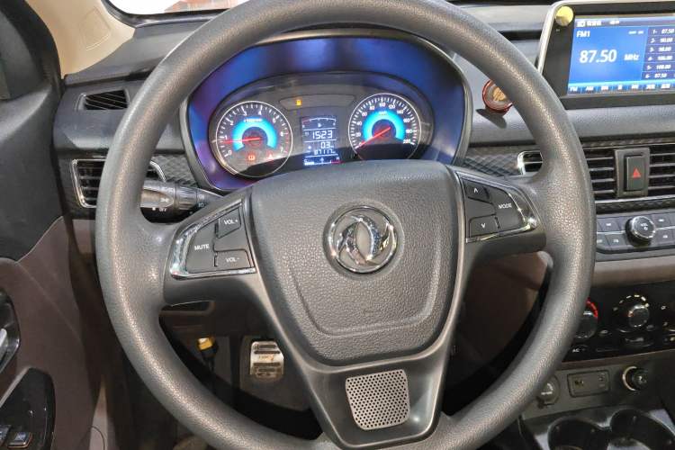 Used Dongfeng Fengon 330 2018 1.5L 330S Comfort Edition DK15 Steering Wheel