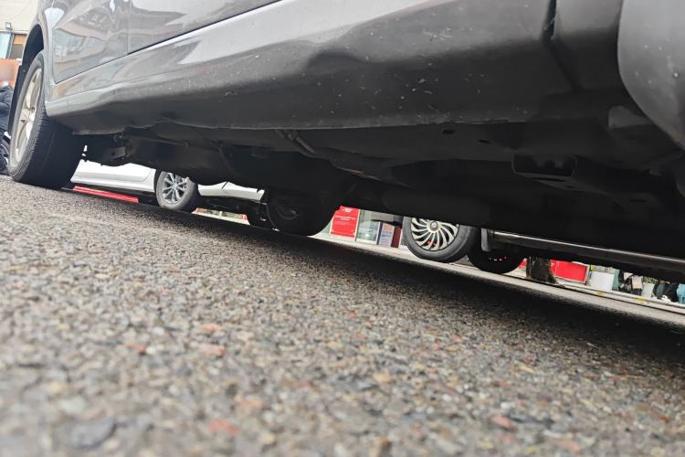 Used Dongfeng Fengon 330 2019 1.5L 330S Manual Comfort Version China VI Standard Chassis Front Right