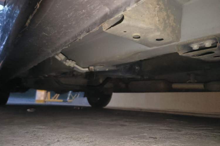 Used Dongfeng Fengon 330 2019 1.5L 330S Manual Luxury Van China VI Standard Chassis Front Right