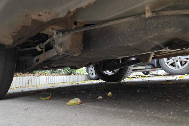 Used Dongfeng Fengon 330 2019 1.5L 330S Manual Comfort Version China VI Standard Chassis Rear Right