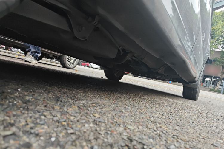 Used Dongfeng Fengon 330 2019 1.5L 330S Manual Comfort Version China VI Standard Chassis Rear Right