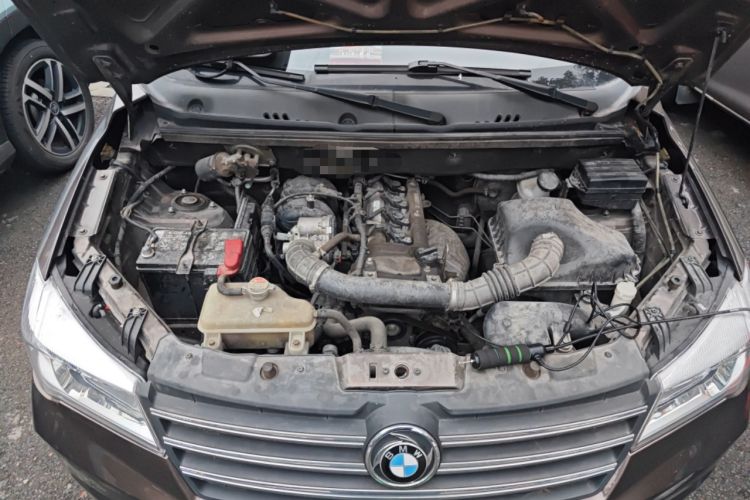 Used Dongfeng Fengon 330 2019 1.5L 330S Manual Comfort Version China VI Standard Engine Bay