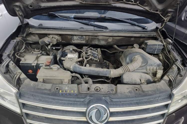 Used Dongfeng Fengon 330 2019 1.5L 330S Manual Comfort Version China VI Standard Engine Bay