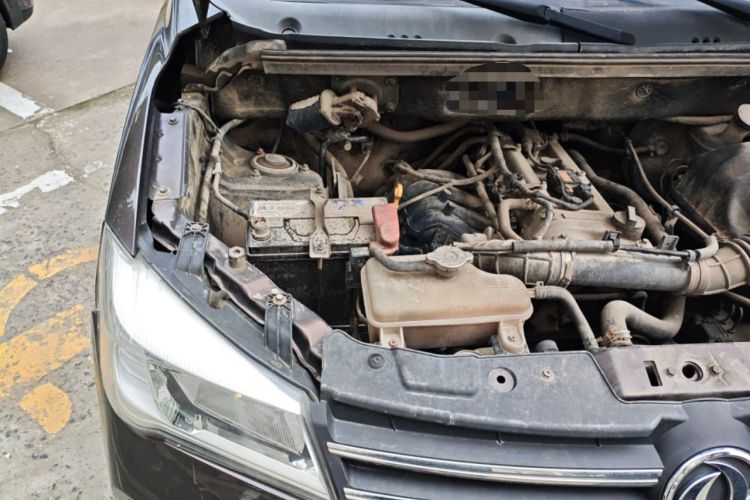 Used Dongfeng Fengon 330 2019 1.5L 330S Manual Luxury Van China VI Standard Engine Bay Right