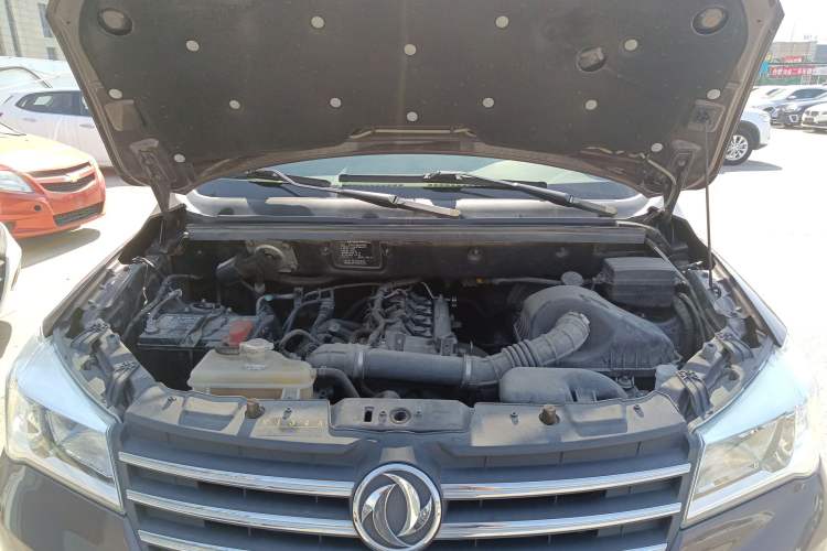 Used Dongfeng Fengon 330 2019 1.5L 330S Manual Comfort Version China VI Standard Engine Bay