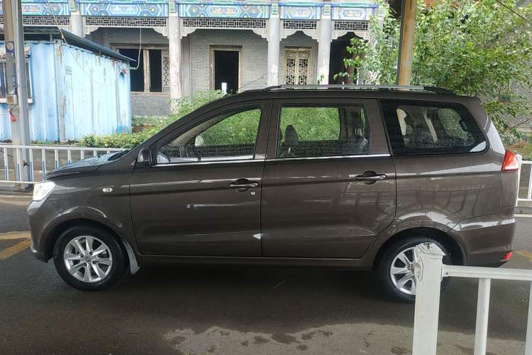 Used Dongfeng Fengon 330 2019 1.5L 330S Manual Comfort Version China VI Standard Exterior 3