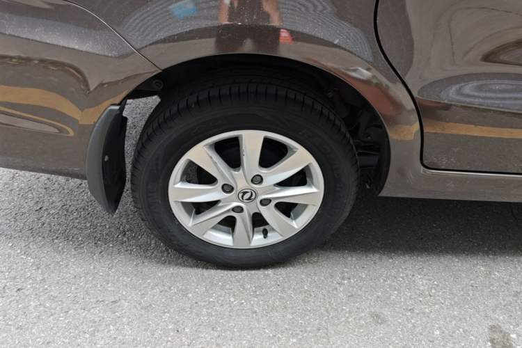 Used Dongfeng Fengon 330 2019 1.5L 330S Manual Comfort Version China VI Standard Exterior 5