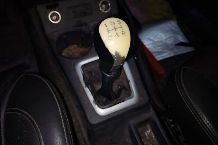 Used Dongfeng Fengon 330 2019 1.5L 330S Manual Comfort Version China VI Standard Gear Lever