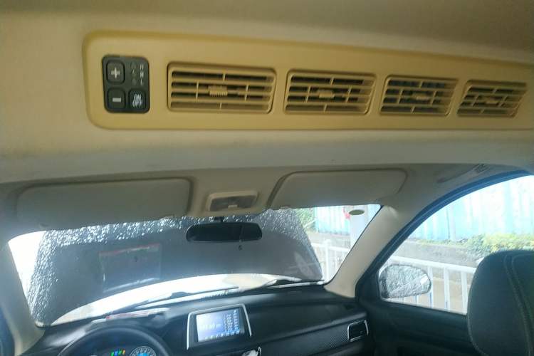 Used Dongfeng Fengon 330 2019 1.5L 330S Manual Comfort Version China VI Standard Headliner
