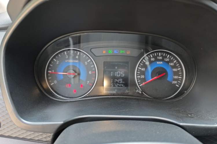 Used Dongfeng Fengon 330 2019 1.5L 330S Manual Comfort Version China VI Standard Instrument Cluster