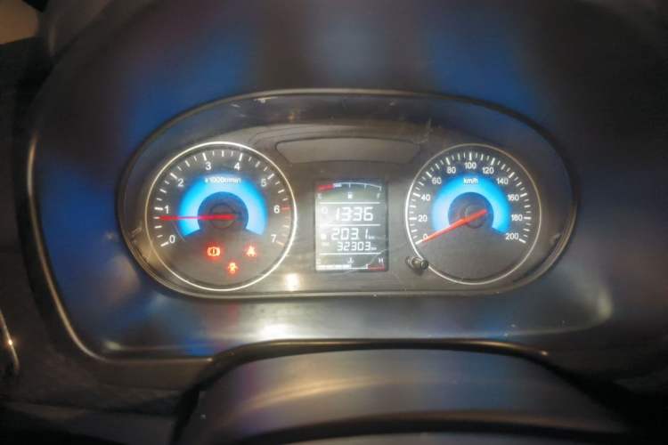 Used Dongfeng Fengon 330 2019 1.5L 330S Manual Luxury Van China VI Standard Instrument Cluster