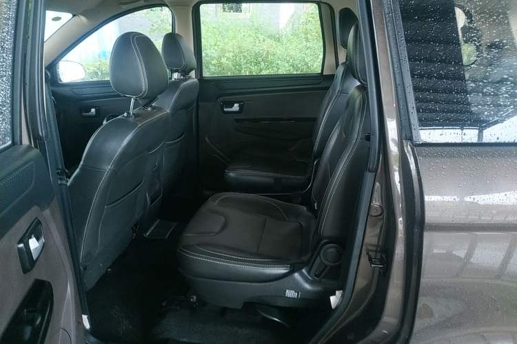 Used Dongfeng Fengon 330 2019 1.5L 330S Manual Comfort Version China VI Standard Interior 4