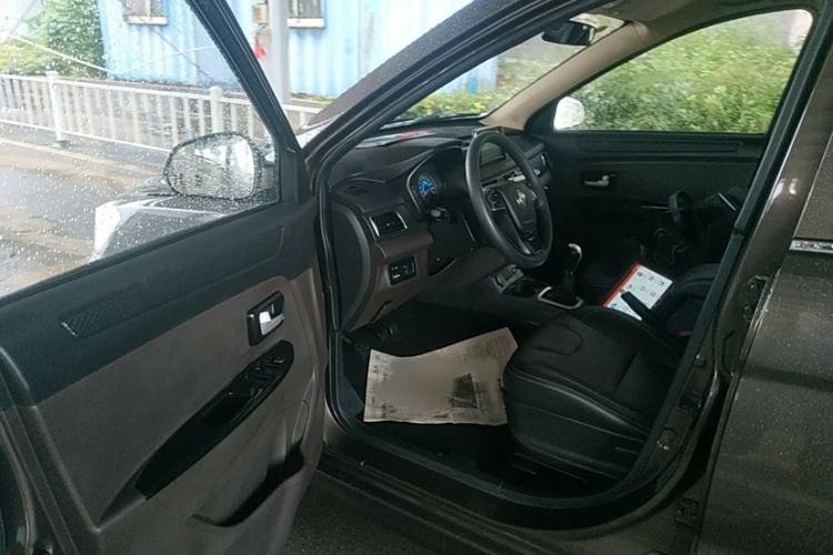 Used Dongfeng Fengon 330 2019 1.5L 330S Manual Comfort Version China VI Standard Interior 5