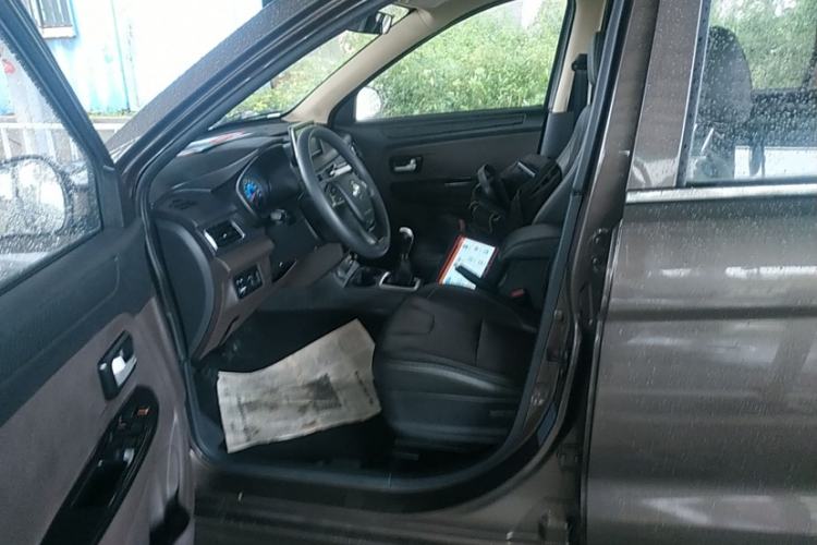 Used Dongfeng Fengon 330 2019 1.5L 330S Manual Comfort Version China VI Standard Interior 6