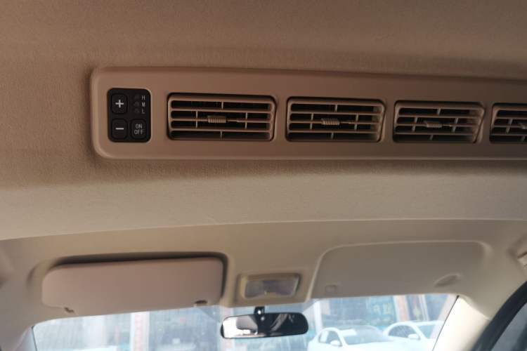 Used Dongfeng Fengon 330 2019 1.5L 330S Manual Comfort Version China VI Standard Interior 6