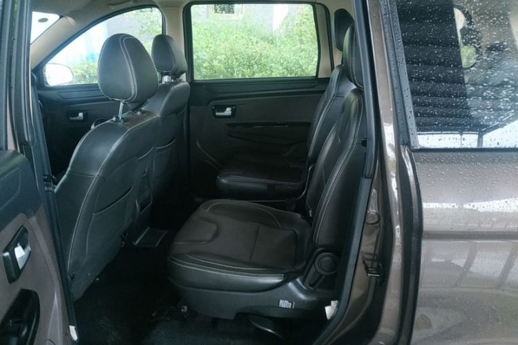 Used Dongfeng Fengon 330 2019 1.5L 330S Manual Comfort Version China VI Standard Interior 7