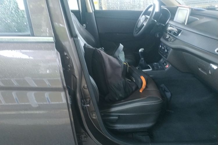 Used Dongfeng Fengon 330 2019 1.5L 330S Manual Comfort Version China VI Standard Interior 9