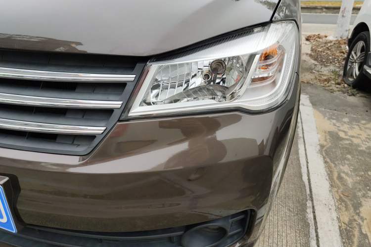 Used Dongfeng Fengon 330 2019 1.5L 330S Manual Comfort Version China VI Standard Left Front Headlight