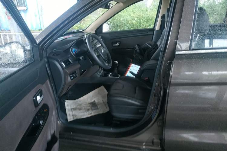 Used Dongfeng Fengon 330 2019 1.5L 330S Manual Comfort Version China VI Standard Left Front Seat