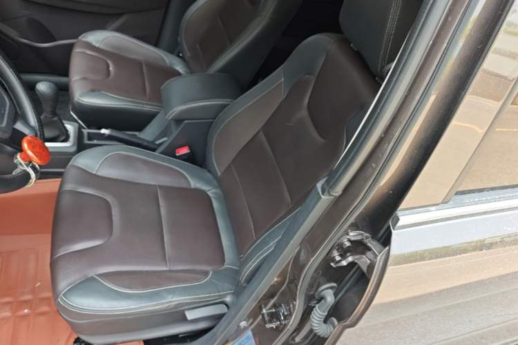 Used Dongfeng Fengon 330 2019 1.5L 330S Manual Comfort Version China VI Standard Left Front Seat
