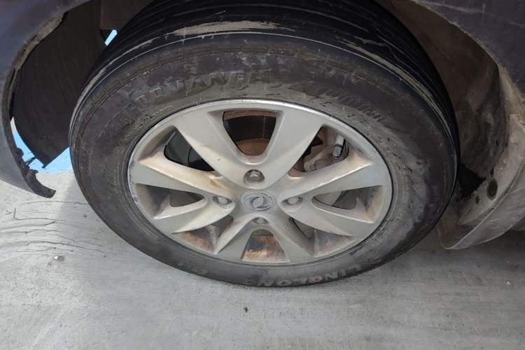 Used Dongfeng Fengon 330 2019 1.5L 330S Manual Comfort Version China VI Standard Left Front Wheel Hub