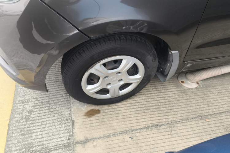 Used Dongfeng Fengon 330 2019 1.5L Manual Utility Grade I China VI Left Front Wheel Hub