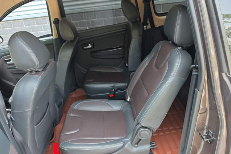 Used Dongfeng Fengon 330 2019 1.5L 330S Manual Comfort Version China VI Standard Left Rear Seat