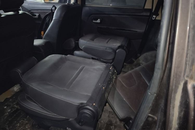 Used Dongfeng Fengon 330 2019 1.5L 330S Manual Comfort Version China VI Standard Left Rear Seat