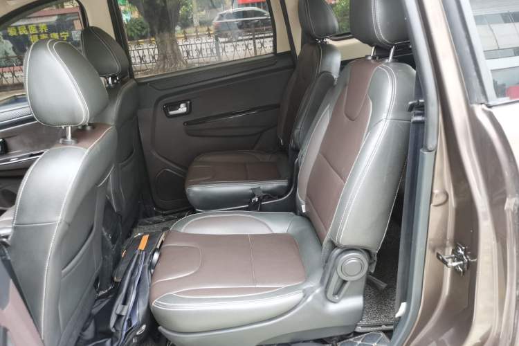 Used Dongfeng Fengon 330 2019 1.5L 330S Manual Comfort Version China VI Standard Left Rear Seat