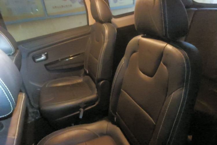 Used Dongfeng Fengon 330 2019 1.5L 330S Manual Luxury Van China VI Standard Left Rear Seat