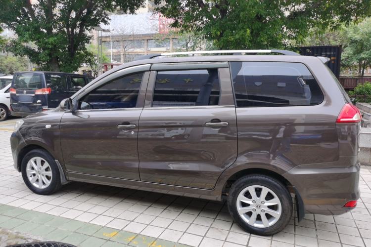Used Dongfeng Fengon 330 2019 1.5L 330S Manual Comfort Version China VI Standard Left Side