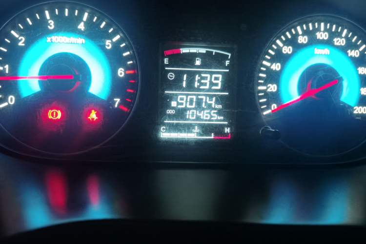 Used Dongfeng Fengon 330 2019 1.5L 330S Manual Comfort Version China VI Standard Odometer Close Up