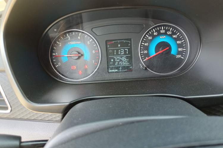 Used Dongfeng Fengon 330 2019 1.5L 330S Manual Comfort Version China VI Standard Odometer Close Up