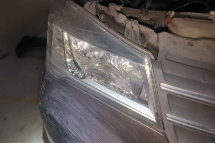 Used Dongfeng Fengon 330 2019 1.5L 330S Manual Luxury Van China VI Standard Right Front Headlight