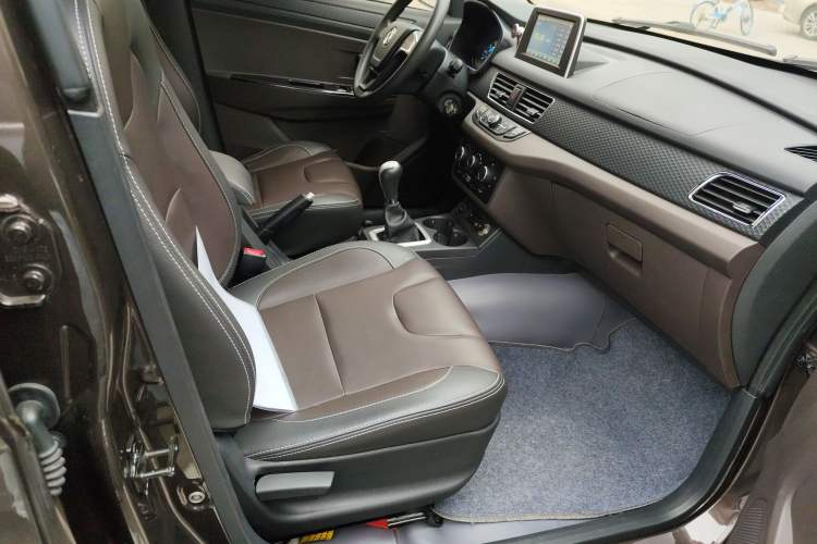Used Dongfeng Fengon 330 2019 1.5L 330S Manual Comfort Version China VI Standard Right Front Seat