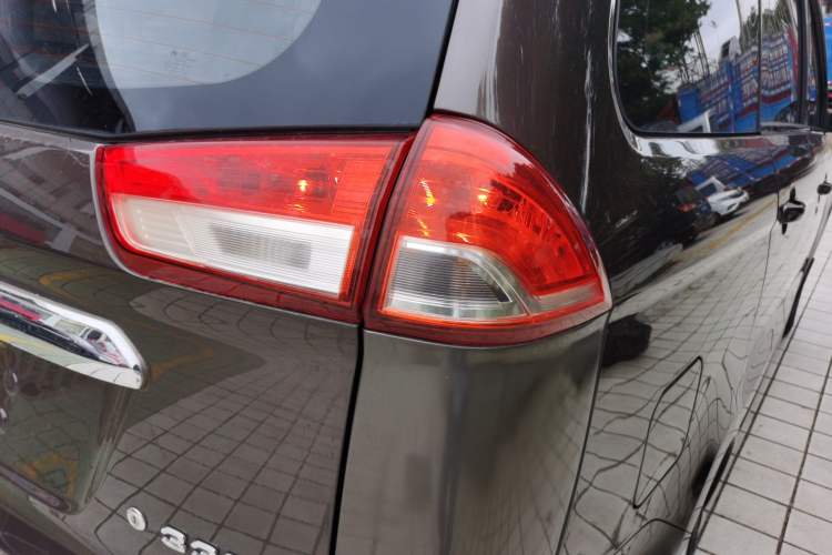 Used Dongfeng Fengon 330 2019 1.5L 330S Manual Comfort Version China VI Standard Right Rear Taillight