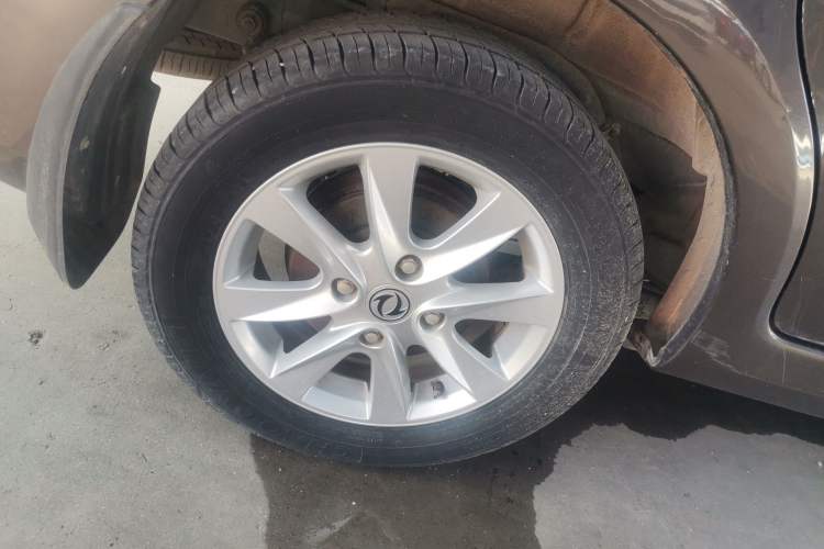 Used Dongfeng Fengon 330 2019 1.5L Manual Practical II China VI Right Rear Wheel Hub