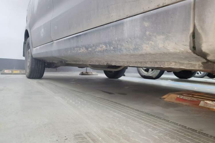 Used Dongfeng Fengon 330 2019 1.5L 330S Manual Comfort Version China VI Standard Right Side Sill