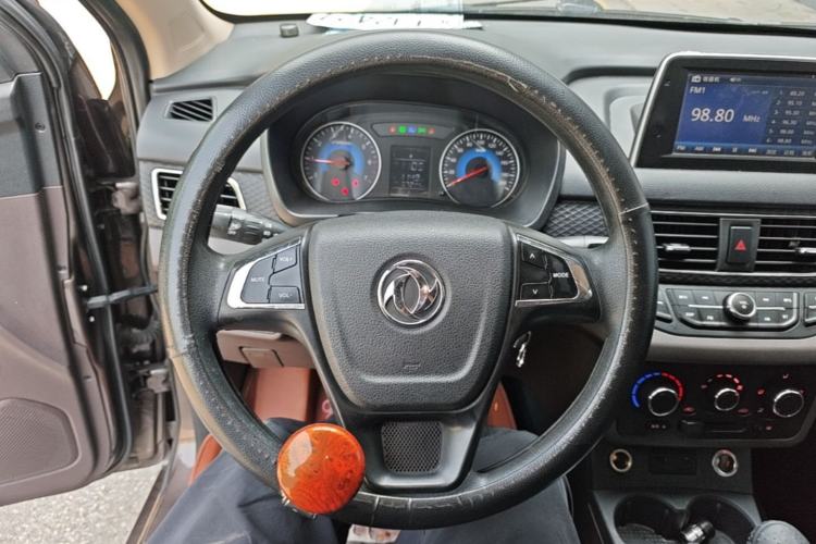 Used Dongfeng Fengon 330 2019 1.5L 330S Manual Comfort Version China VI Standard Steering Wheel
