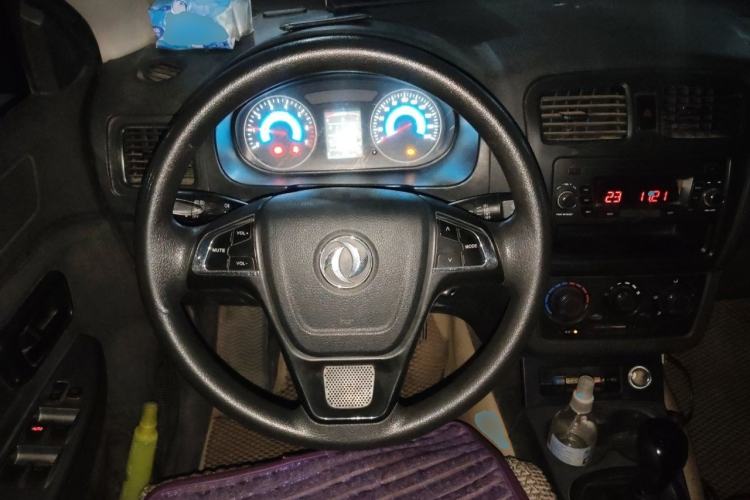 Used Dongfeng Fengon 330 2019 1.5L Manual Practical II China VI Steering Wheel