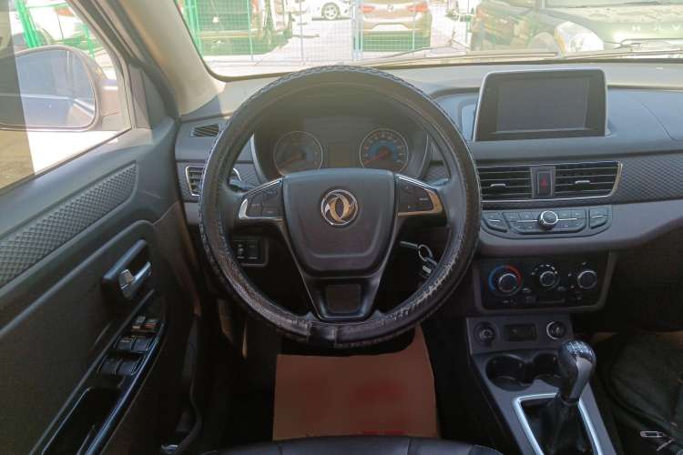 Used Dongfeng Fengon 330 2019 1.5L 330S Manual Comfort Version China VI Standard Steering Wheel