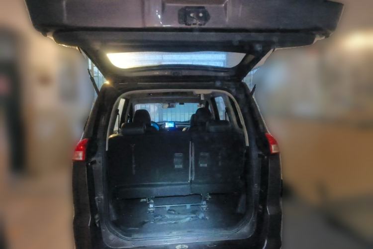 Used Dongfeng Fengon 330 2019 1.5L 330S Manual Luxury Van China VI Standard Trunk