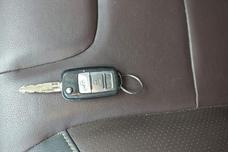 Used Dongfeng Fengon 330 2019 1.5L 330S Manual Comfort Version China VI Standard Vehicle Key